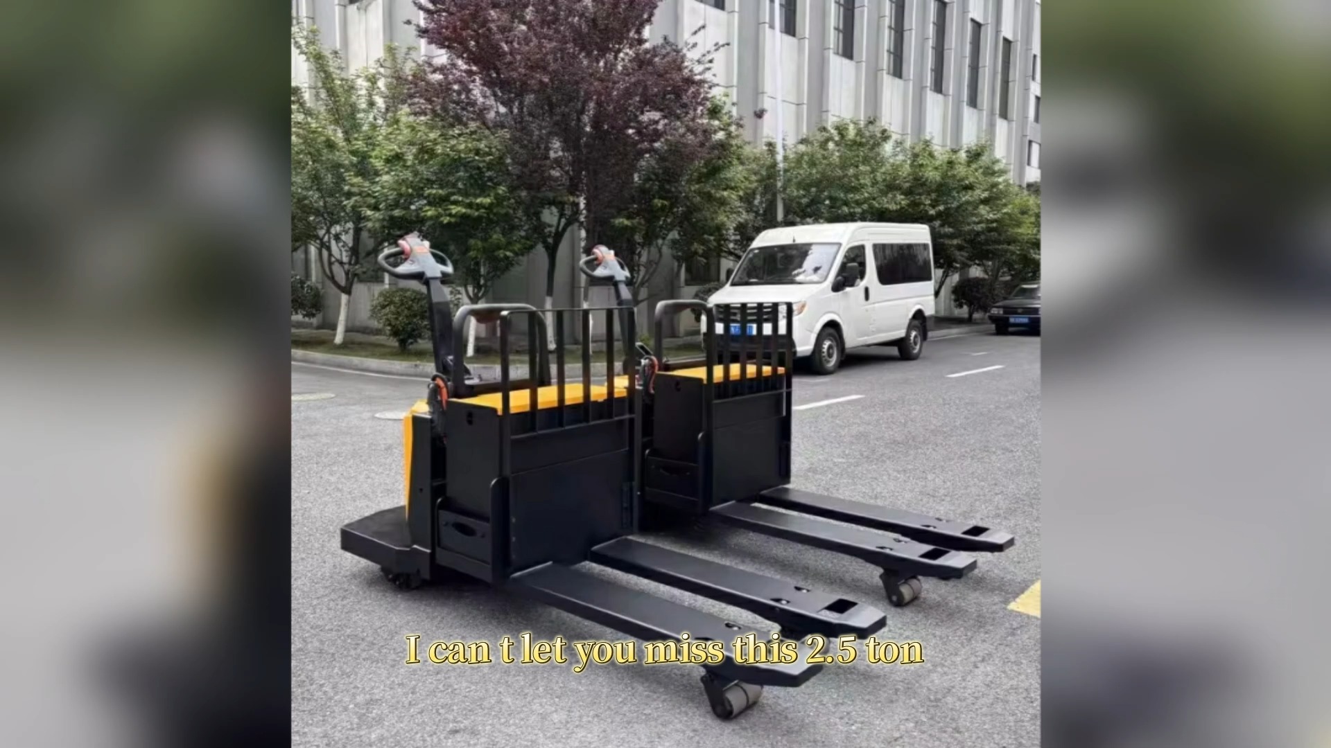 2.5 Ton Lithium Battery American-Style Electric Pallet Truck New for Restaurant Machinery Repair Shops Printing Shops Retail 1