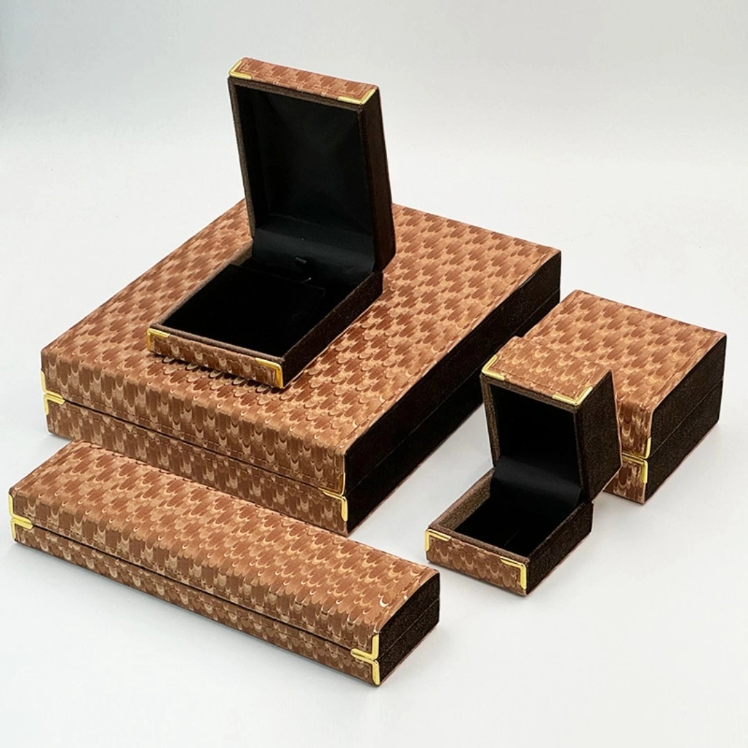 New PU leather fish scale pattern gold horn jewelry organizer ring necklace earrings bracelet jewelry gift box factory customized 1