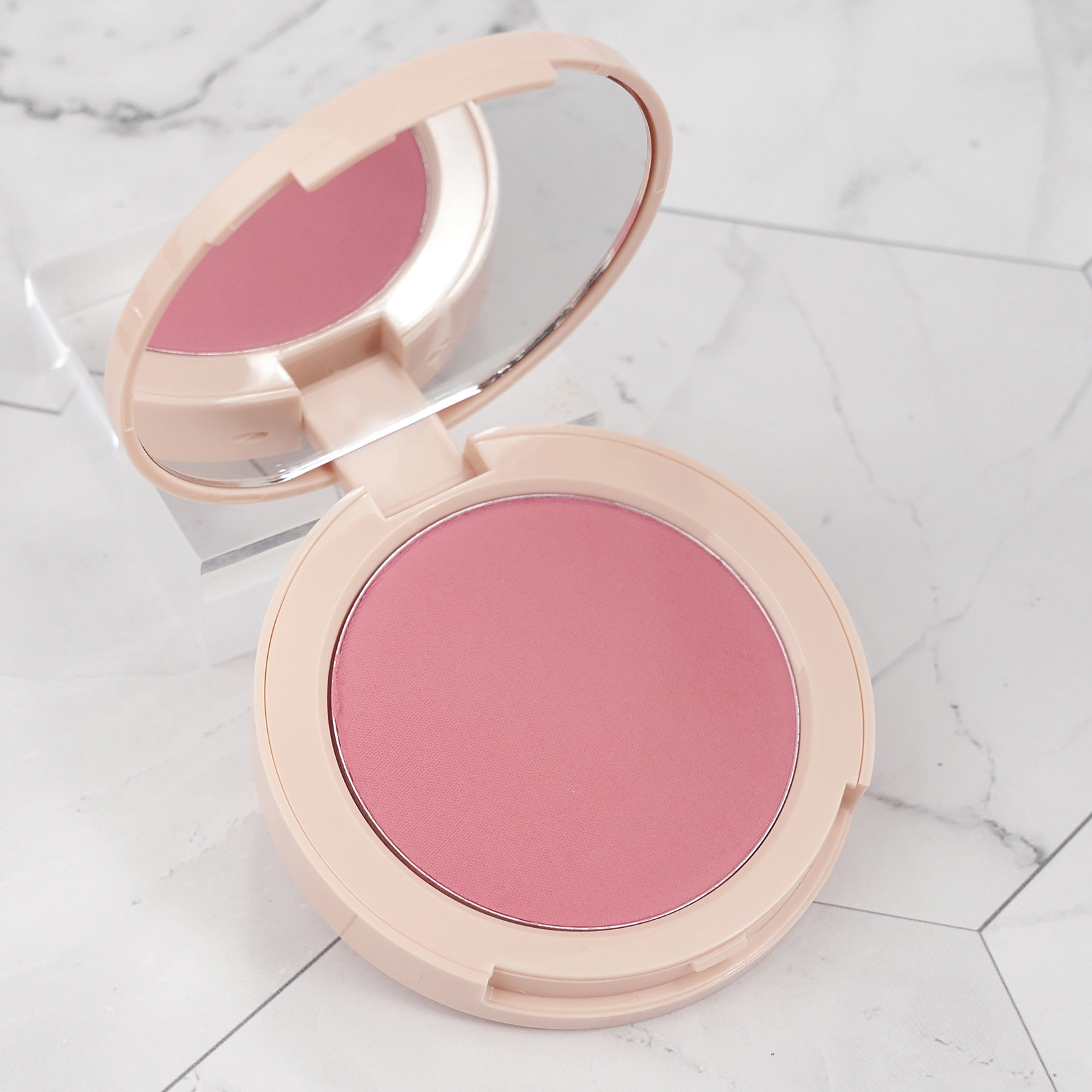 Pink Lightweight, high pigment, easy to use, natural, cruelty-free, vegan, blendable, hemmering finish powder blush 1