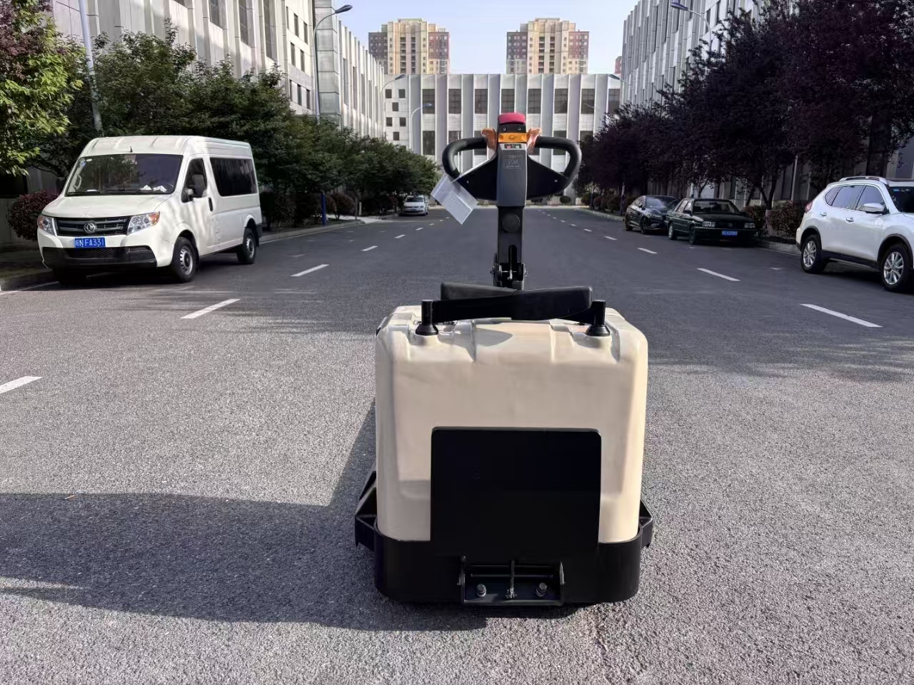 New 6 Ton Electric Pallet Truck with Long Forks for Warehouses and Logistics Energy Efficient Forklift 8