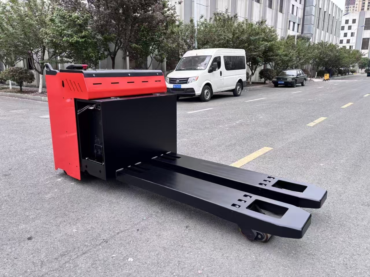 12 Ton Electric Pallet Truck with 12000 kg Load Capacity and 1900 mm Fork Length 7