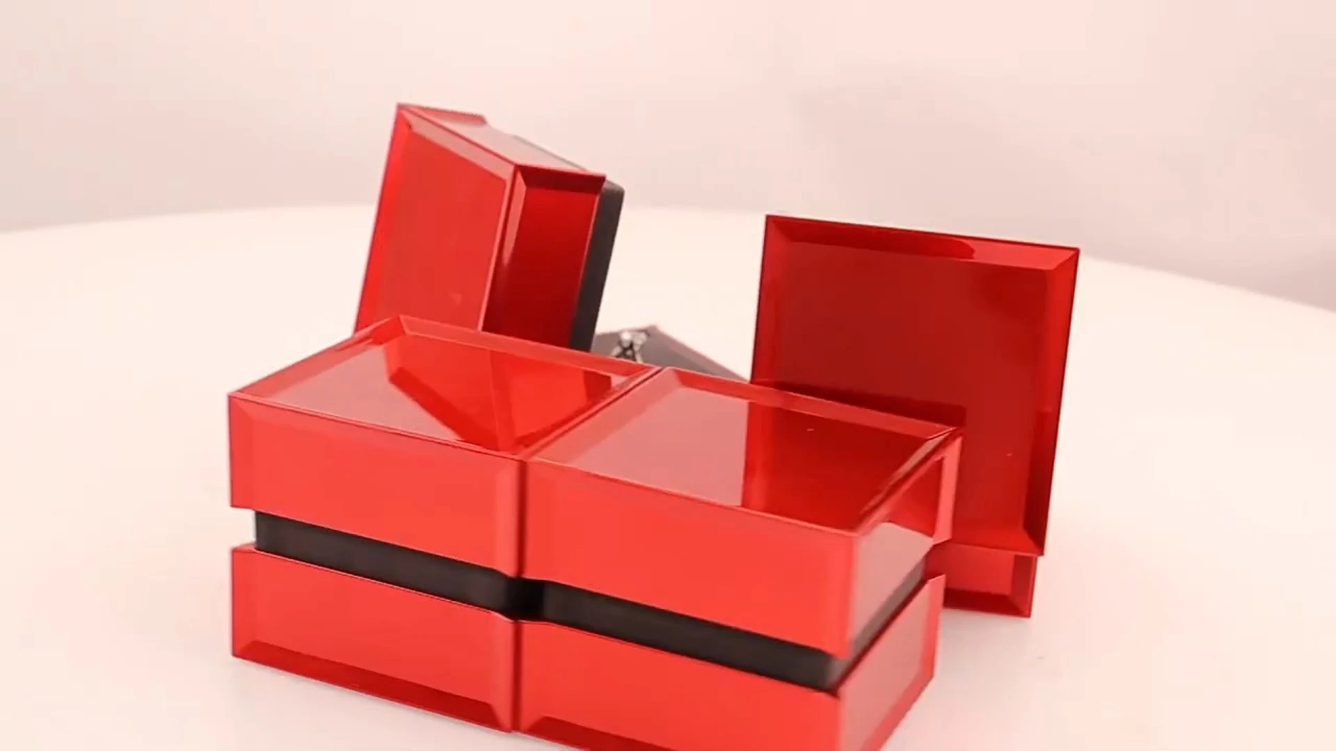 Premium Feeling Baking Lacquer Glow LED Light Jewelry Box Ring Earrings Pendant Bracelet Jewelry Gift Boxes 1