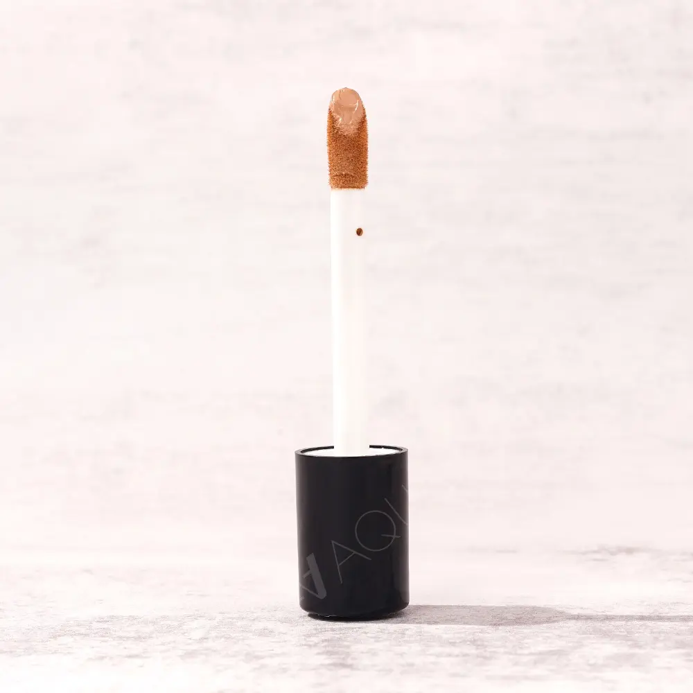 Concealer for Older Skin BLACK by Aqua Beauty 4