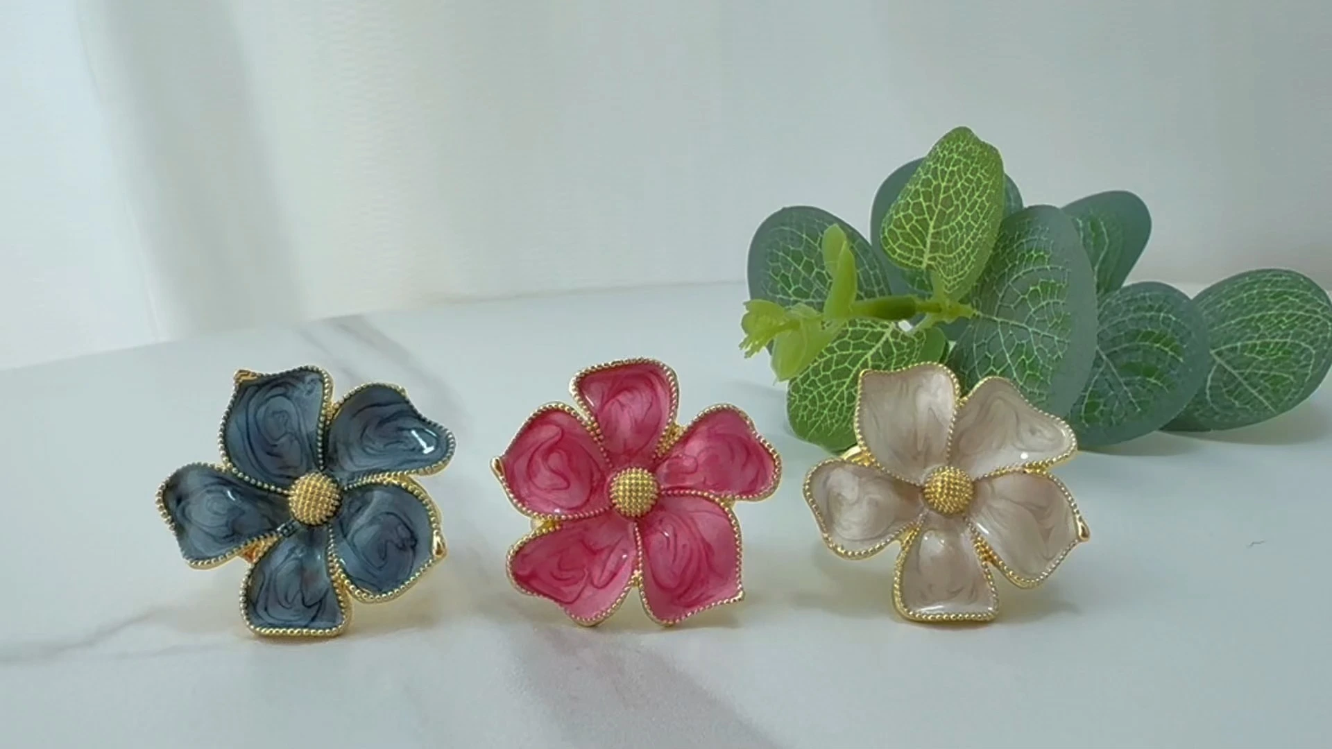 Boutique Accessory Enamel Flower Gold Ring Elegant Floral Design for Women 1