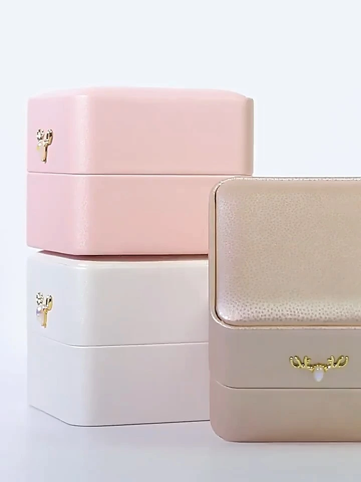 Creative LED light PU leather full star pattern jewelry box ring pendant jewelry gift box 1