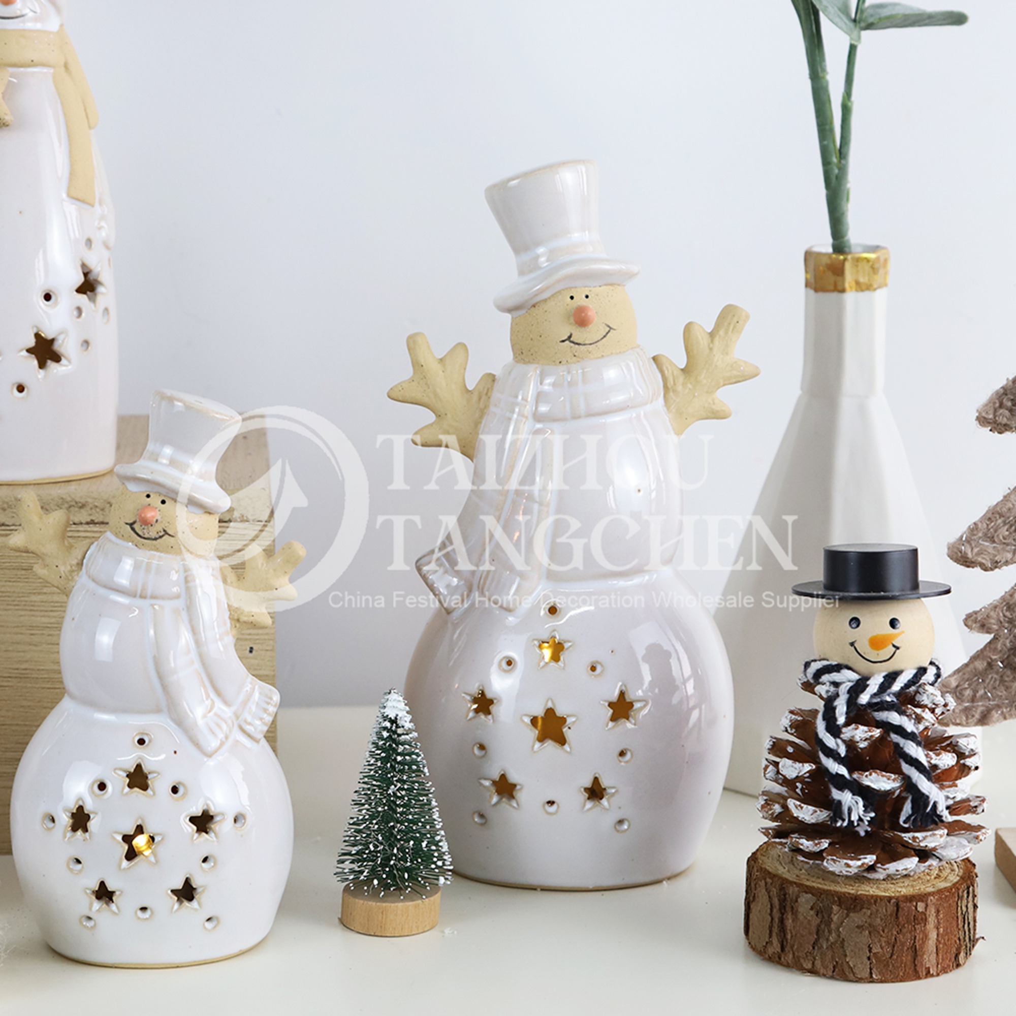 Regalos de casa de casas de vacaciones de invierno Regalos únicos Decoraciones navideñas Led Ceramic Snowman Figuras 7