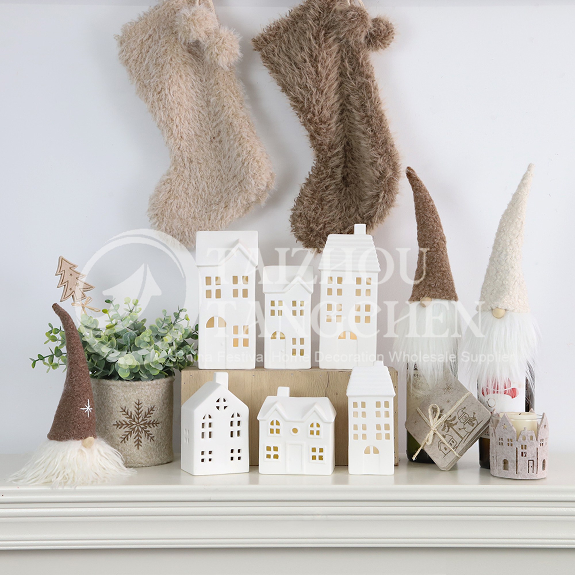 Mapas de luz LED Figuras de porcelana tallada Home Decoración de gnomo Cerámica Casa 2