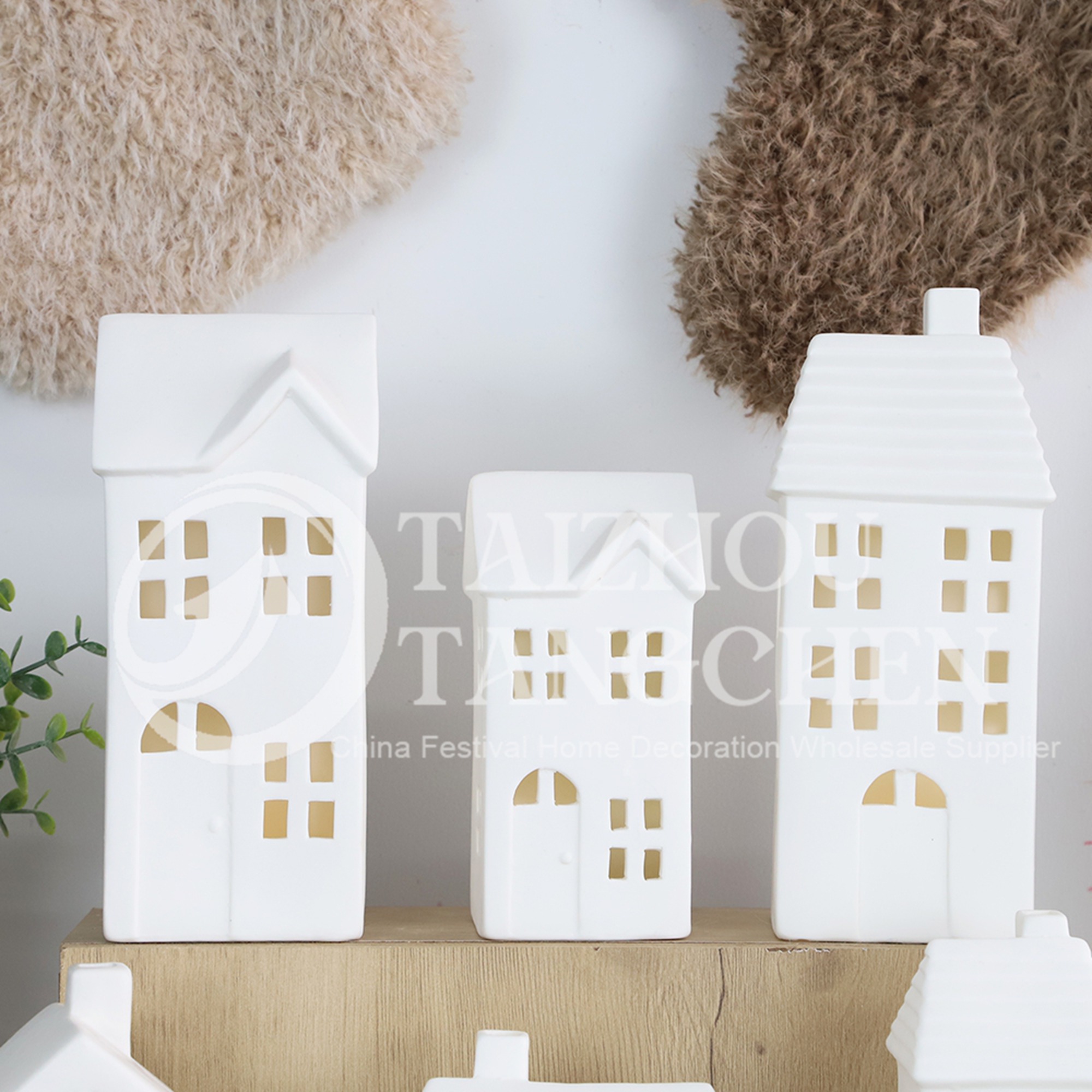 Mapas de luz LED Figuras de porcelana tallada Home Decoración de gnomo Cerámica Casa 3