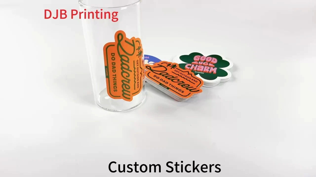 Pegatinas personalizadas hechas de material de PVC, impresión UV e impresión a todo color Pegatina personalizada con el logotipo de la marca Signo Adhesivo personalizado para al aire libre 1