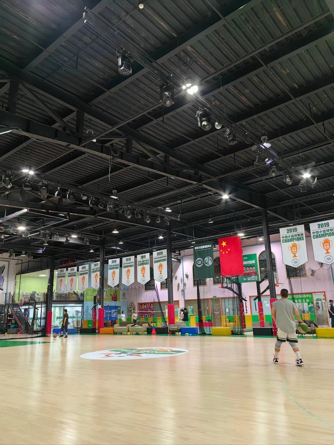 Indoor Steel Structure Basketball Court 1