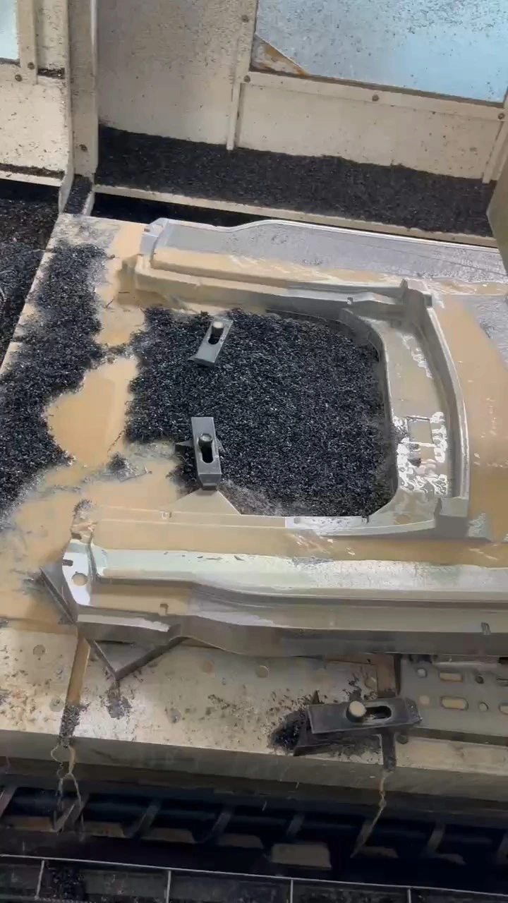 CNC Machining of Large Automotive Plastic Injection Molds: 3-Day Rapid Prototype Delivery 1