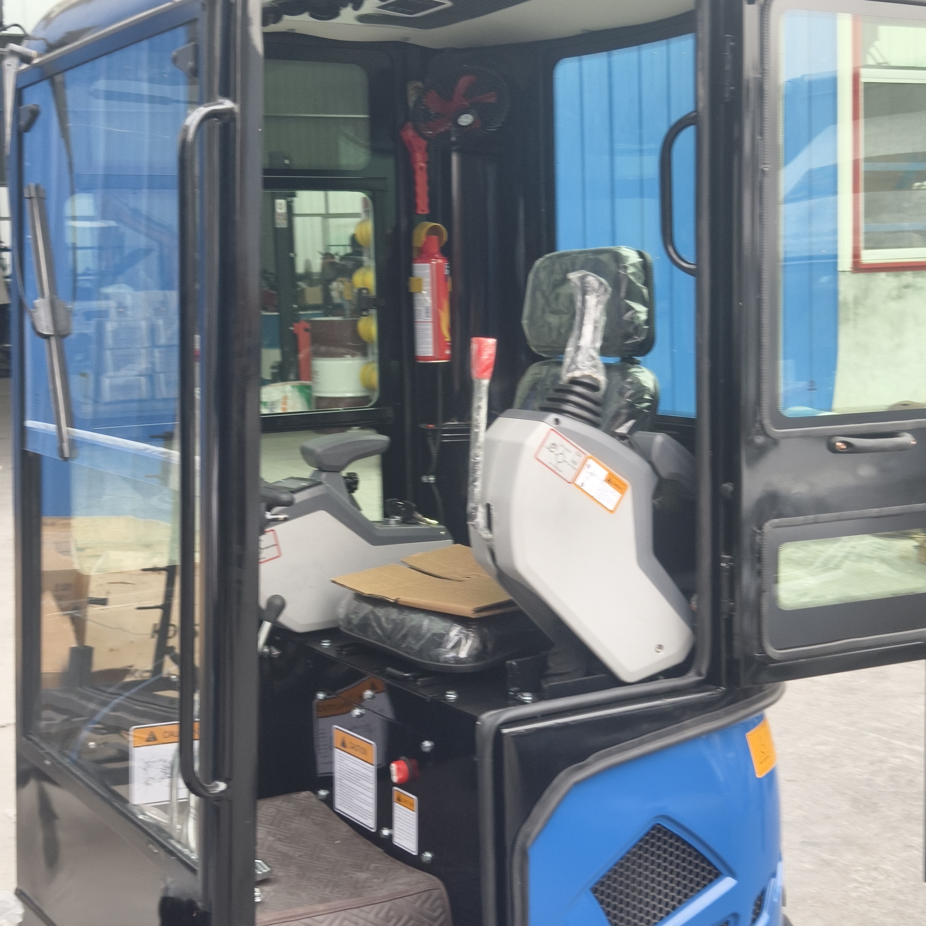Maximisez votre rendement La mini-chargeuse compacte qui travaille plus dur 7