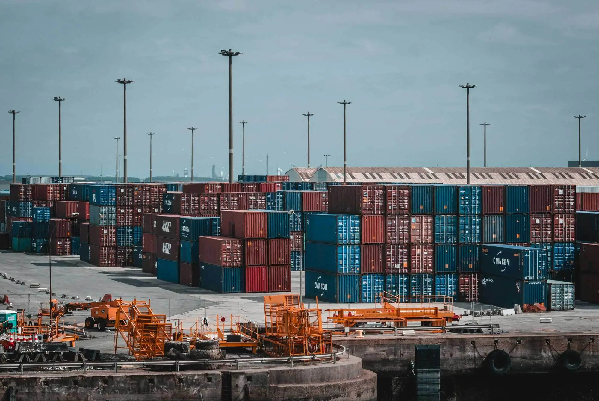 40 feet Standard Shipping Container – The Reliable Partner in Global Trade   1