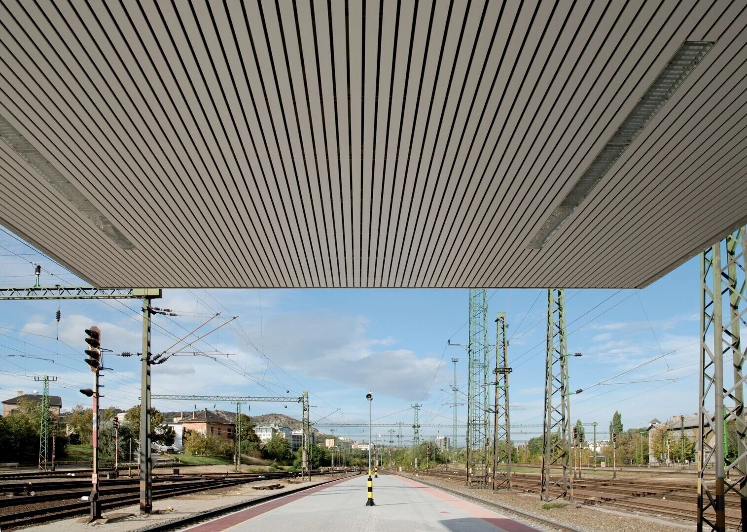 Outdoor patio ceiling