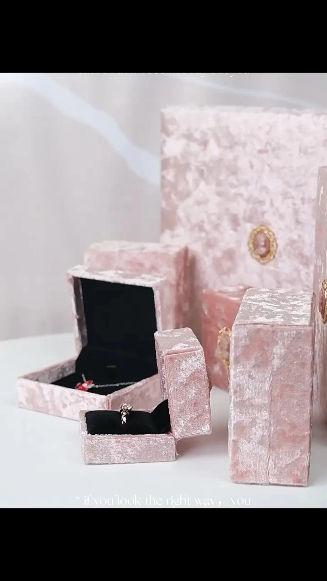 Premium retro pink velvet jewelry box ring earrings necklace pendant bracelet jewelry gift box 1
