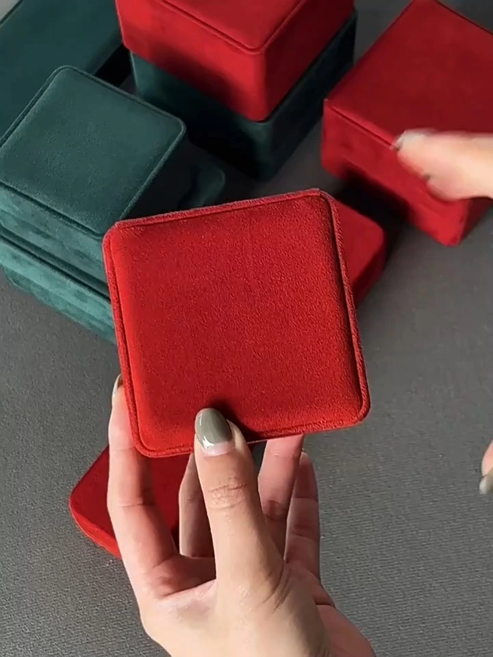 High-end smooth and wrinkle-free velvet jewelry box ring pendant earrings bracelet diamond jewelry gift storage box 1