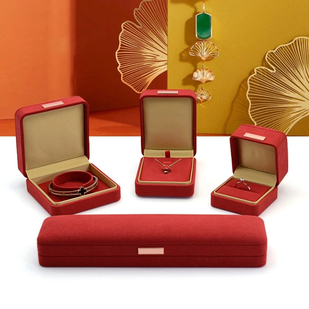 Premium velvet gold label round corner jewelry box ring earrings pendant necklace bracelet jewelry gift packaging box 1