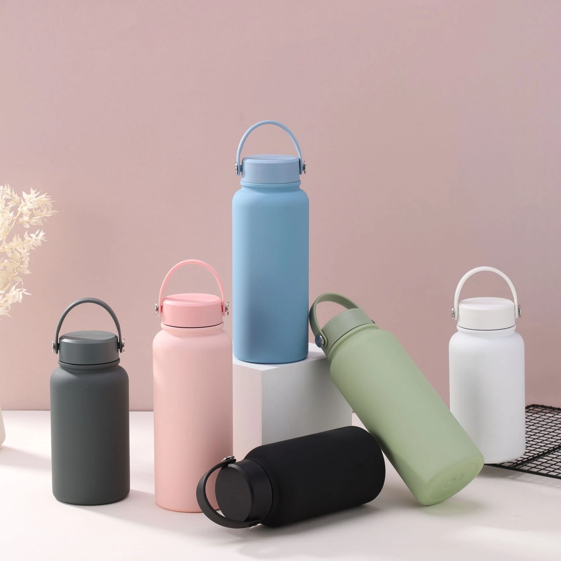 New design Stainless steel vacuum bottle with handle for Outdoor travel 1