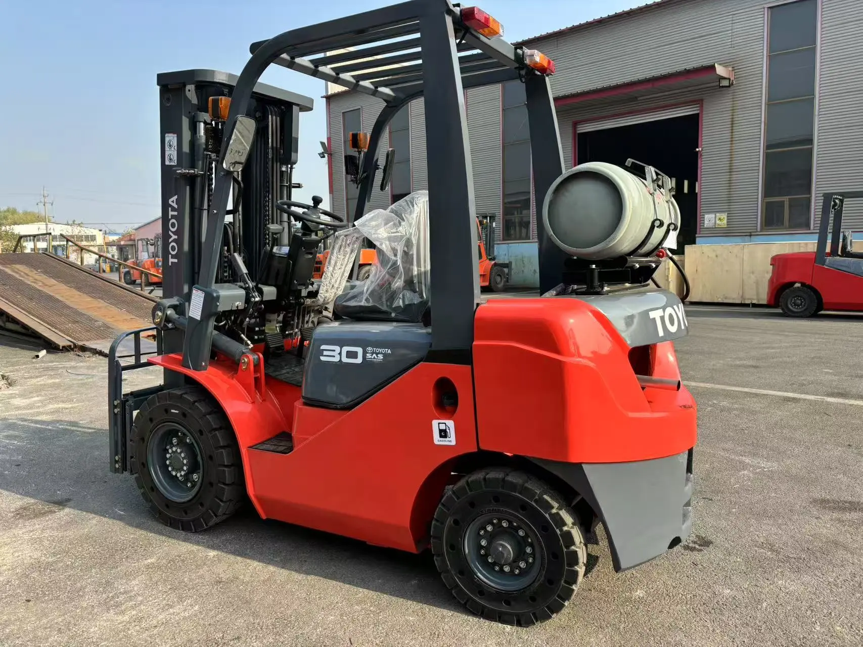 Toyota forklift Free Shipping 1.5Ton 3.5Ton 5Ton 6 Ton 4X4 4Wd Diesel Outdoor All Rough Terrain 3 Stage Mast Off Road Forklift 1