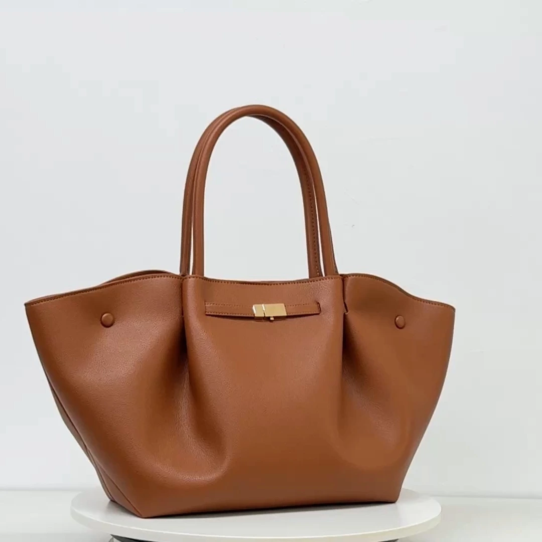 High-end Minimalist Tote Bag, New Trendy Wing-shaped Bag, Large-capacity Shoulder Bag 1