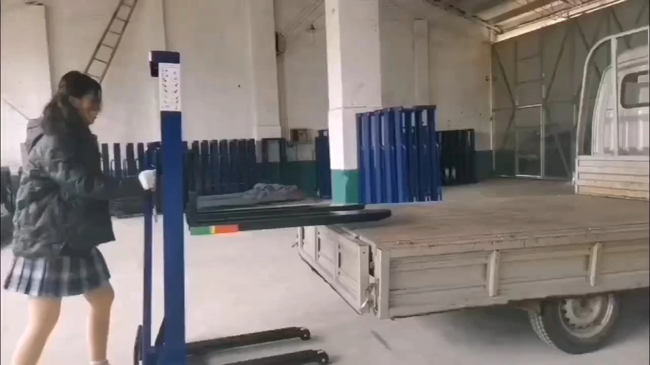 Vlift 1000 kgs auto-chargement soulève un empilement électrique de chariot élévateur portable 1
