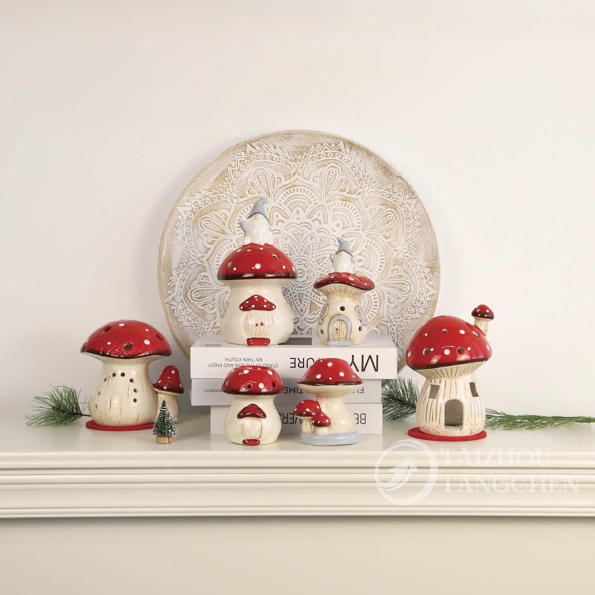 Küchentabelle Weihnachtsgeschenke Keramik Pilz Abendessen Desktop rote Pilzdekorationen 2