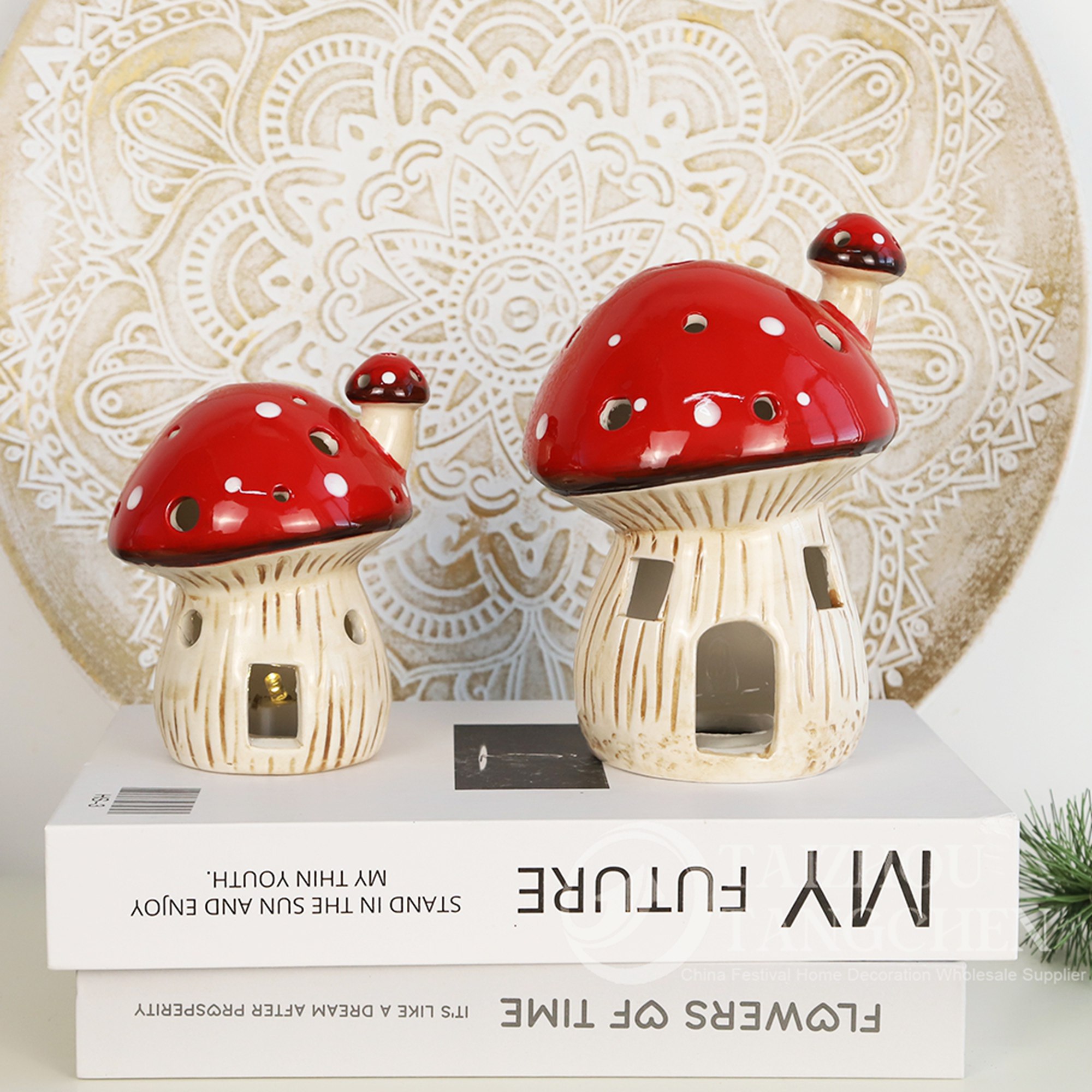 Küchentabelle Weihnachtsgeschenke Keramik Pilz Abendessen Desktop rote Pilzdekorationen 6
