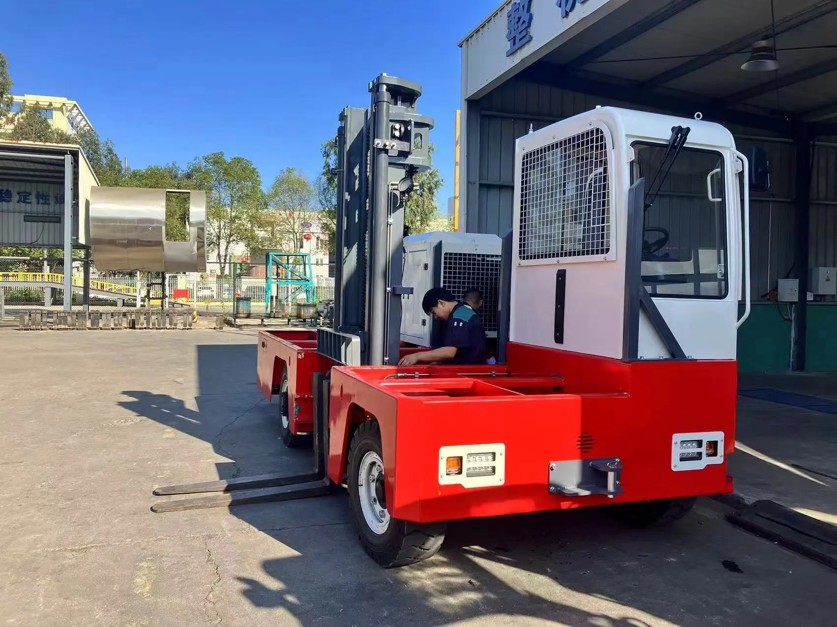 Hot sale Vlift 3 ton battery side loader(lead acid battery and lithium battery) 1
