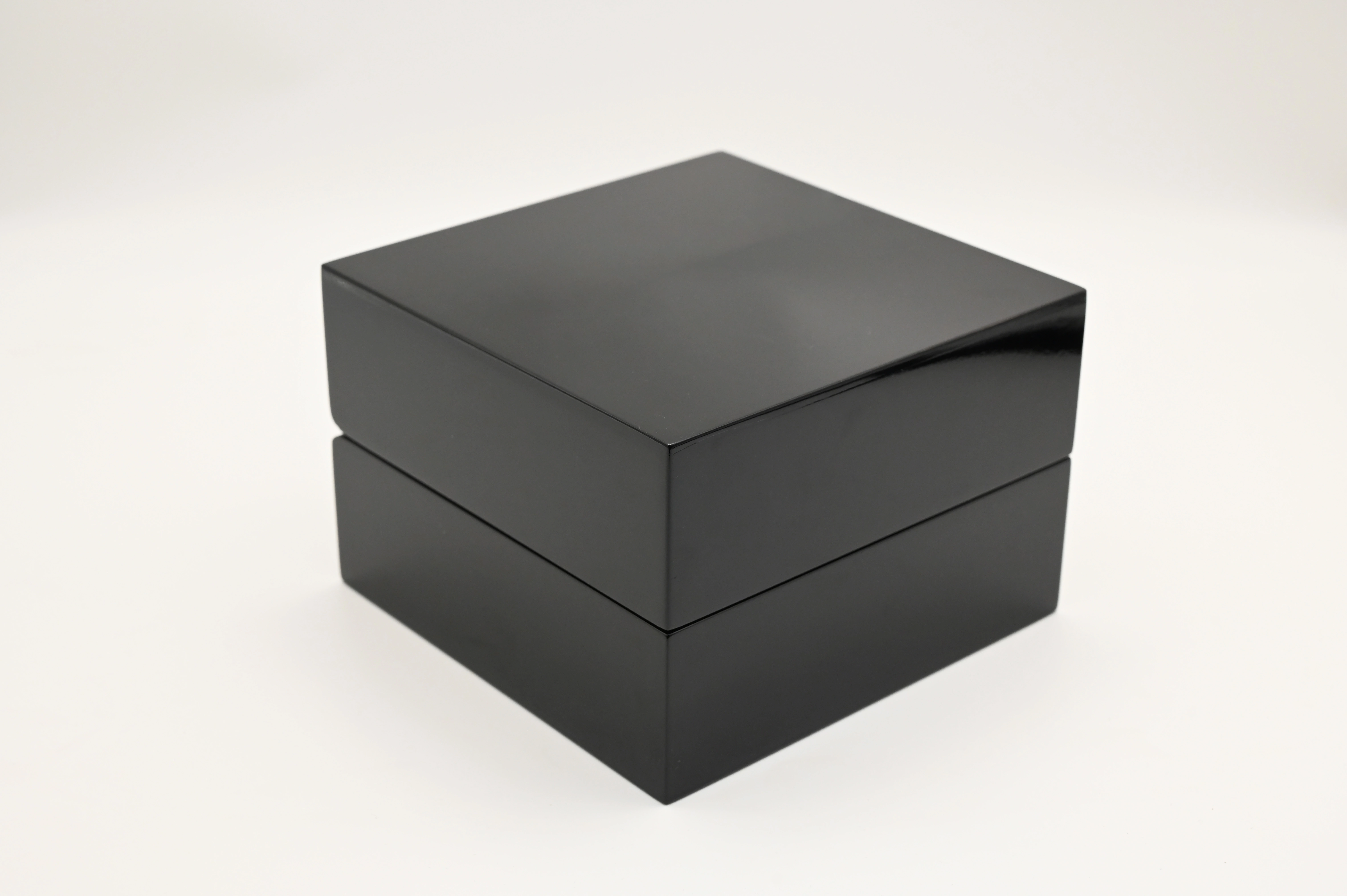 High - end Custom Logo Watch Wooden Box - Sophisticated Black Elegance 1