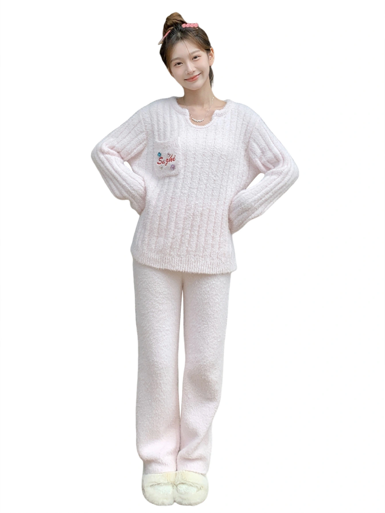 Fan Flo Femen's Knited Home Wear, rosa claro, cuello en U, mangas largas, bolsillos, letras bordadas, peleas de un solo lado, estilo informal y alegre 1