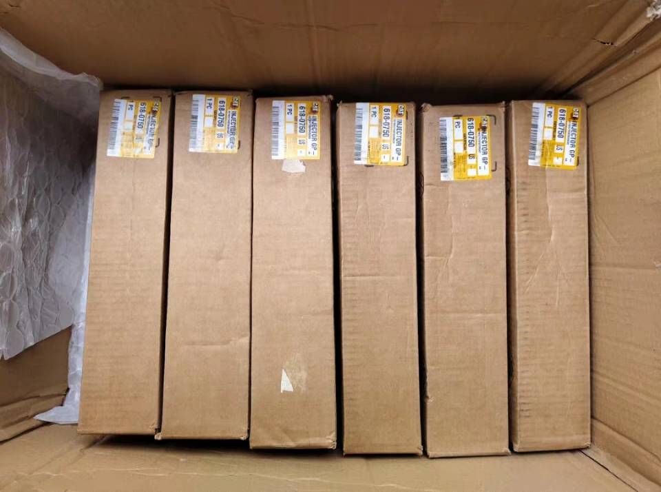 CATERPILLAR Injector 326-4700 253-0616 557-7633 320-0680 320-0690 3213600 3200677 647-0750 6180750 4