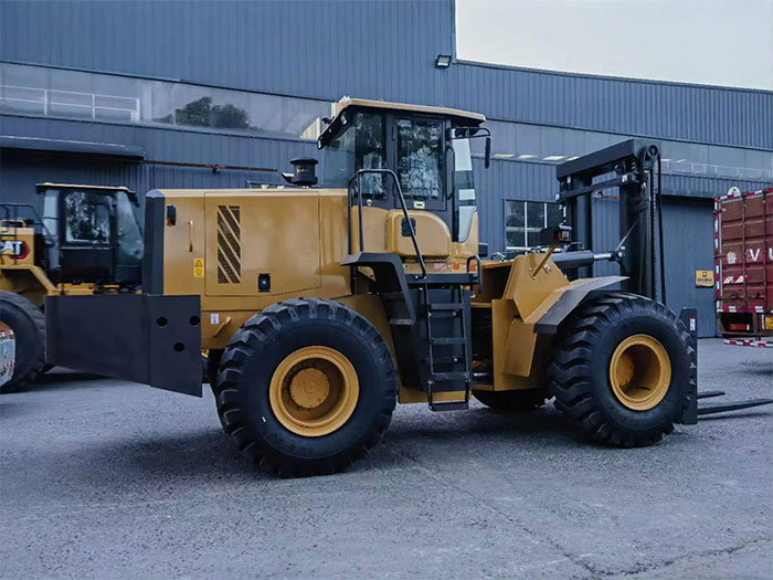 Vlift 12ton 4x4 hydraulic diesel rough terrain forklift lifting height 5m(EPA engine) 3