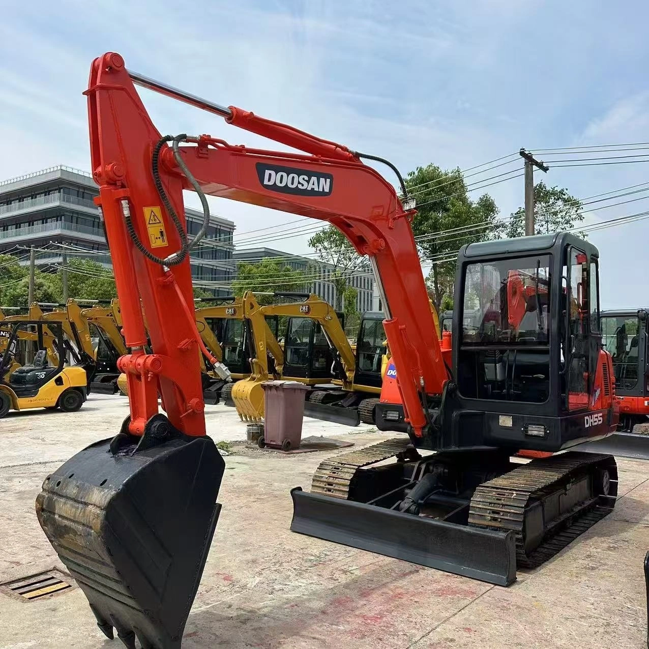 2016 DOOSAN DH55 Utilisé Hydraulic Crawler Excavator 5,5 tonnes Secondhand Digger à Shanghai Yard 1