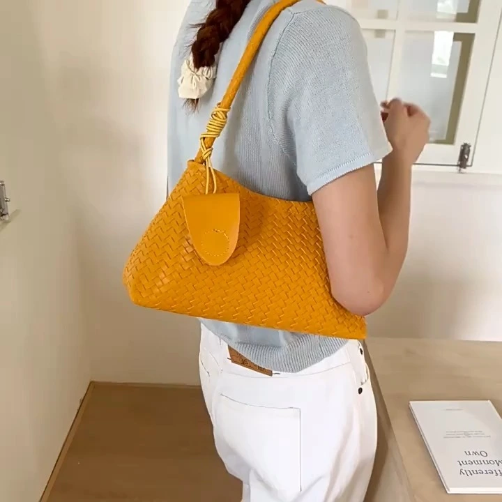 French-style Woven Pattern Shoulder Bag, Fashionable and Versatile Handbag, High-end Single Shoulder Bag 1