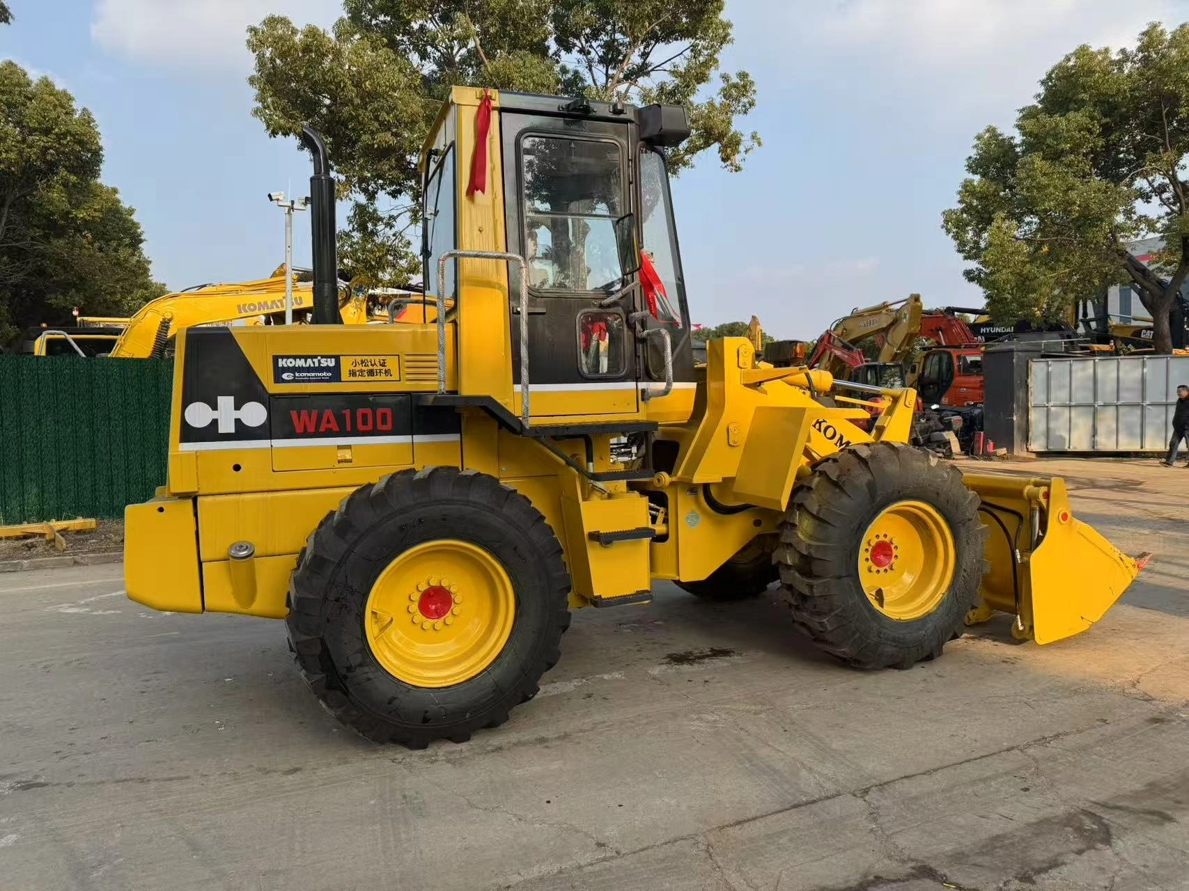2008 Komatsu WA100 المستخدمة العجلة المحمولة عالية الجودة 1