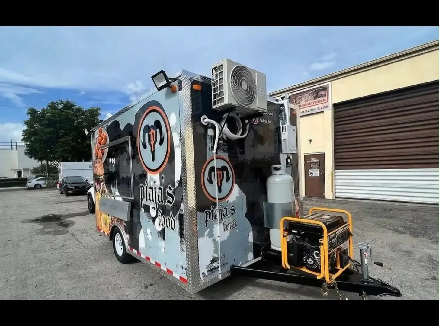 Tráiler de comida personalizado con gráficos vibrantes | Fabricado por el fabricante 1