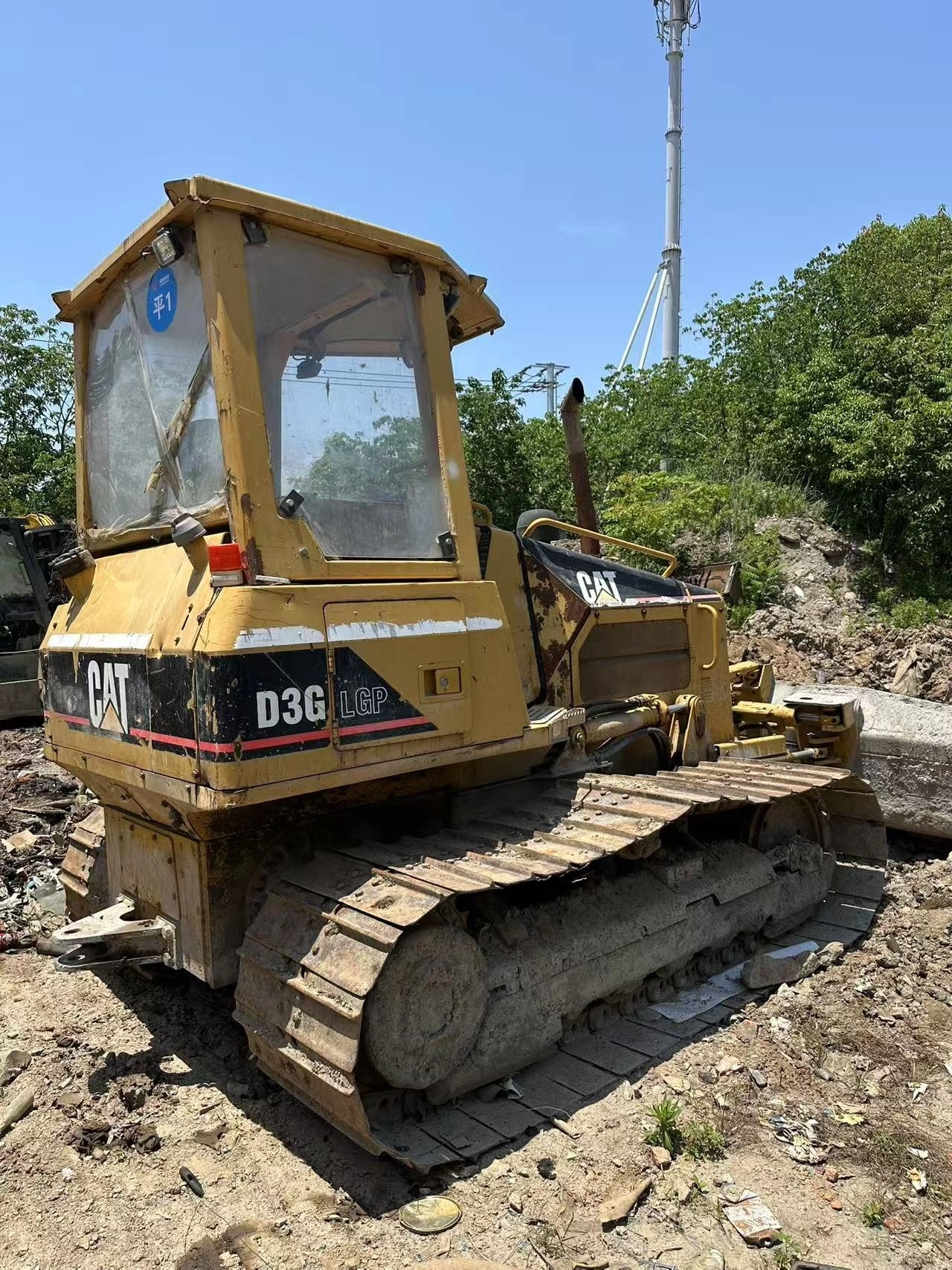 Bulldozer usado CAT D3G 2007, bulldozer de cadenas original de segunda mano en el astillero de Shanghái 1