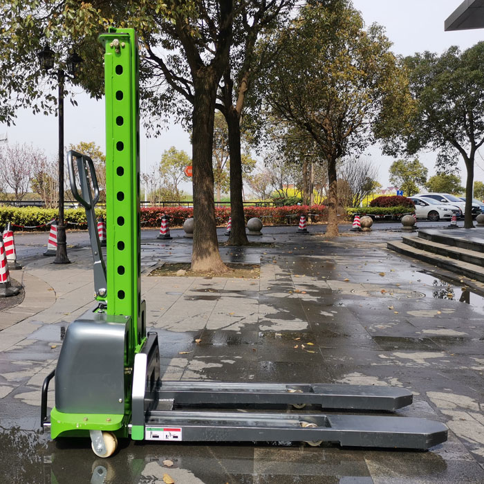 Apilador autocargable VLIFT de 1,5 toneladas con altura de elevación de 1,6 m 5