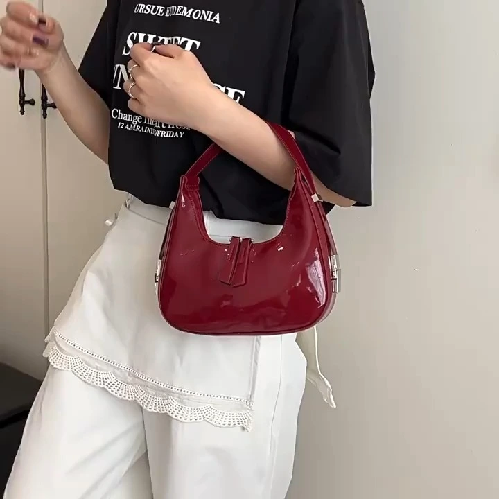 Nova bolsa de bolinho de textura de alta qualidade, bolsa de mão moderna e casual, bolsa de ombro simples e versátil 1