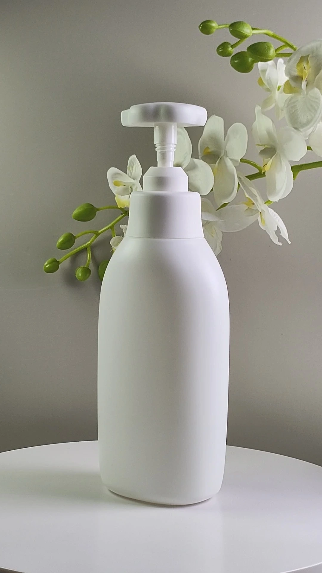 Wadah Sampo Botol PE dengan Pompa Lotion – Sempurna untuk Perawatan Rambut Harian & Penggunaan Ramah Perjalanan 1