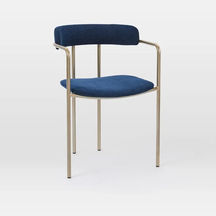 Nordic dining chairs, modern and simple, with iron backrests and armrests, for a milk tea shop. Iron-backed chairs with armrests for a nail salon 1
