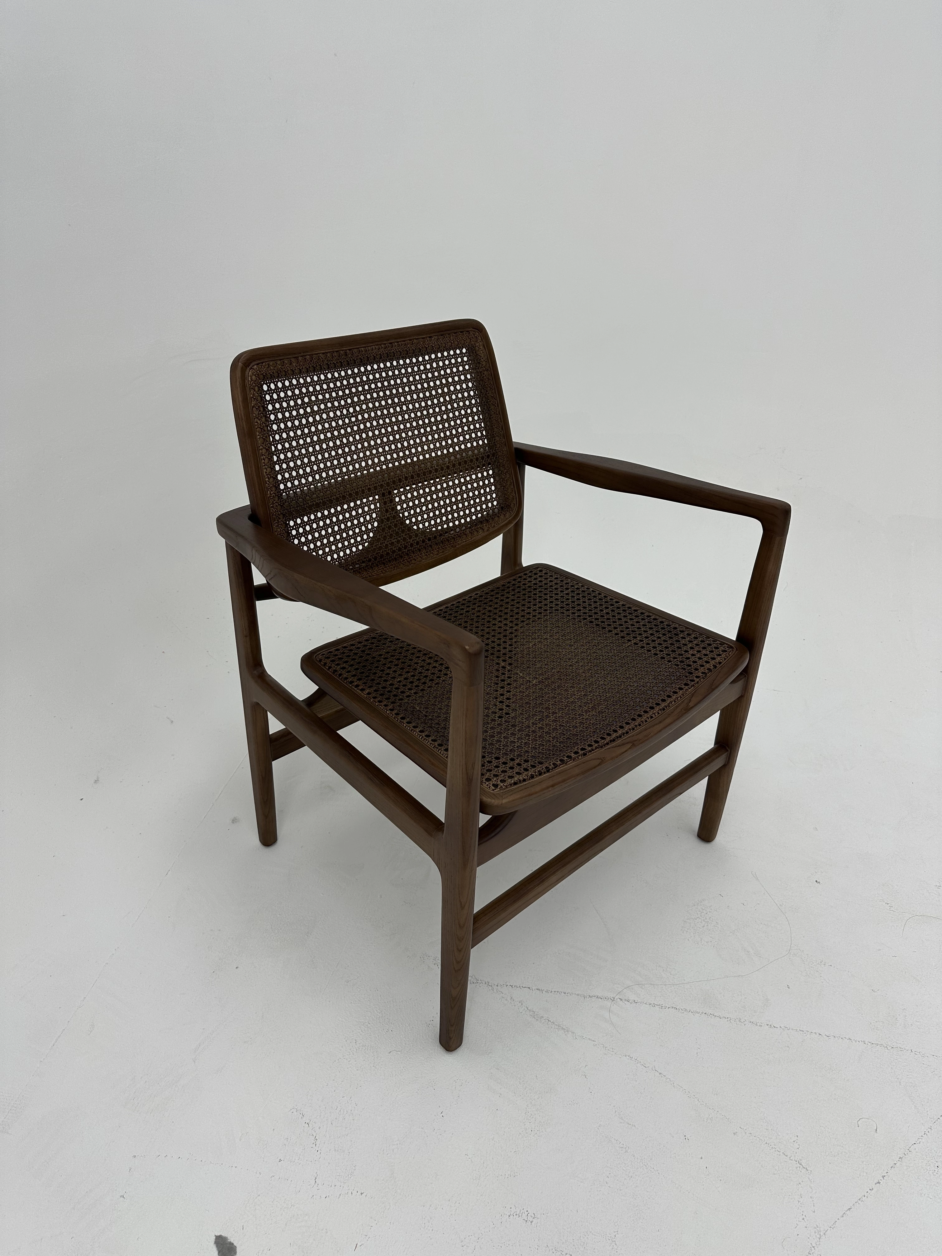 Handwoven Rattan Chair for Garden Patio, Sturdy and Comfortable 1