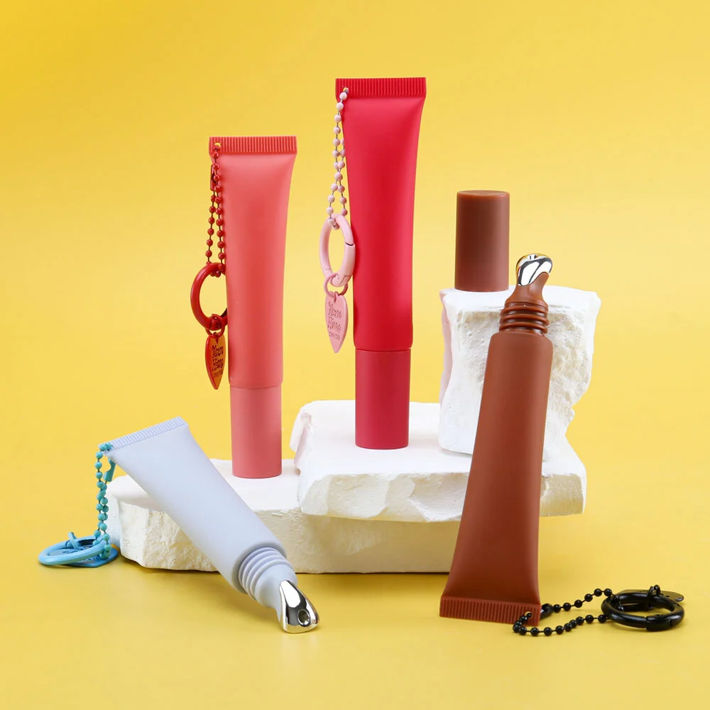 D19 lip gloss tube 1
