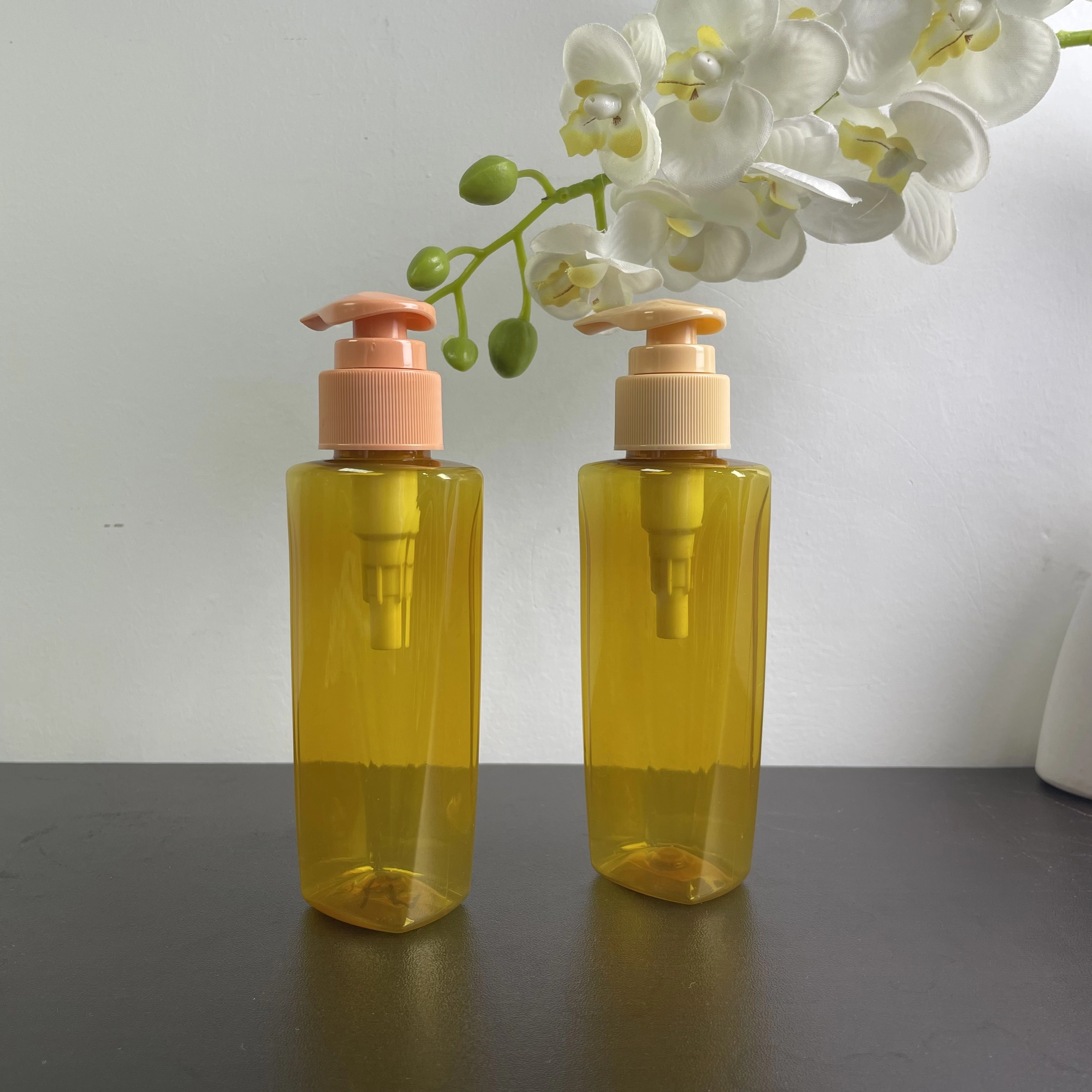 Plastic PET Bottle Supplier Producing High-Quality Personal Care Bottles for Shampoo, Body Wash, and Conditioner 1