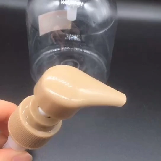 Distributeur de savon pour les mains avec pompes noires et blanches, distributeur de lotion carré transparent, récipient de shampoing rechargeable 1