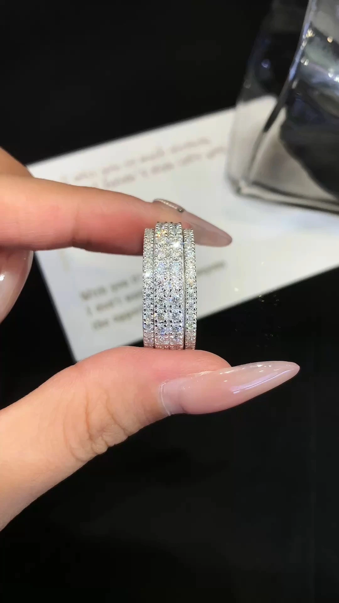 Custom-Designed Hip-Hop Iced-out Sterling Silver 925 Men′s High-End Rotary Jewelry Moissanite and Diamond Ring 1