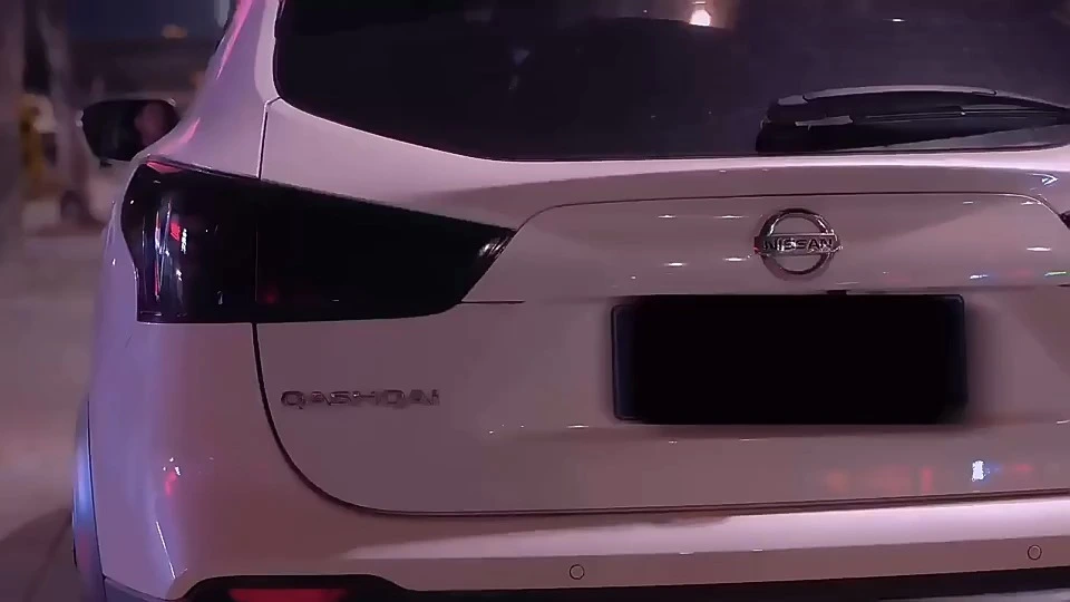 ชุดไฟท้ายสีควันบุหรี่ ไฟท้ายสำหรับ Nissan Qashqai 2016-2023 ไฟท้ายรถยนต์ อุปกรณ์เสริมรถยนต์ 1