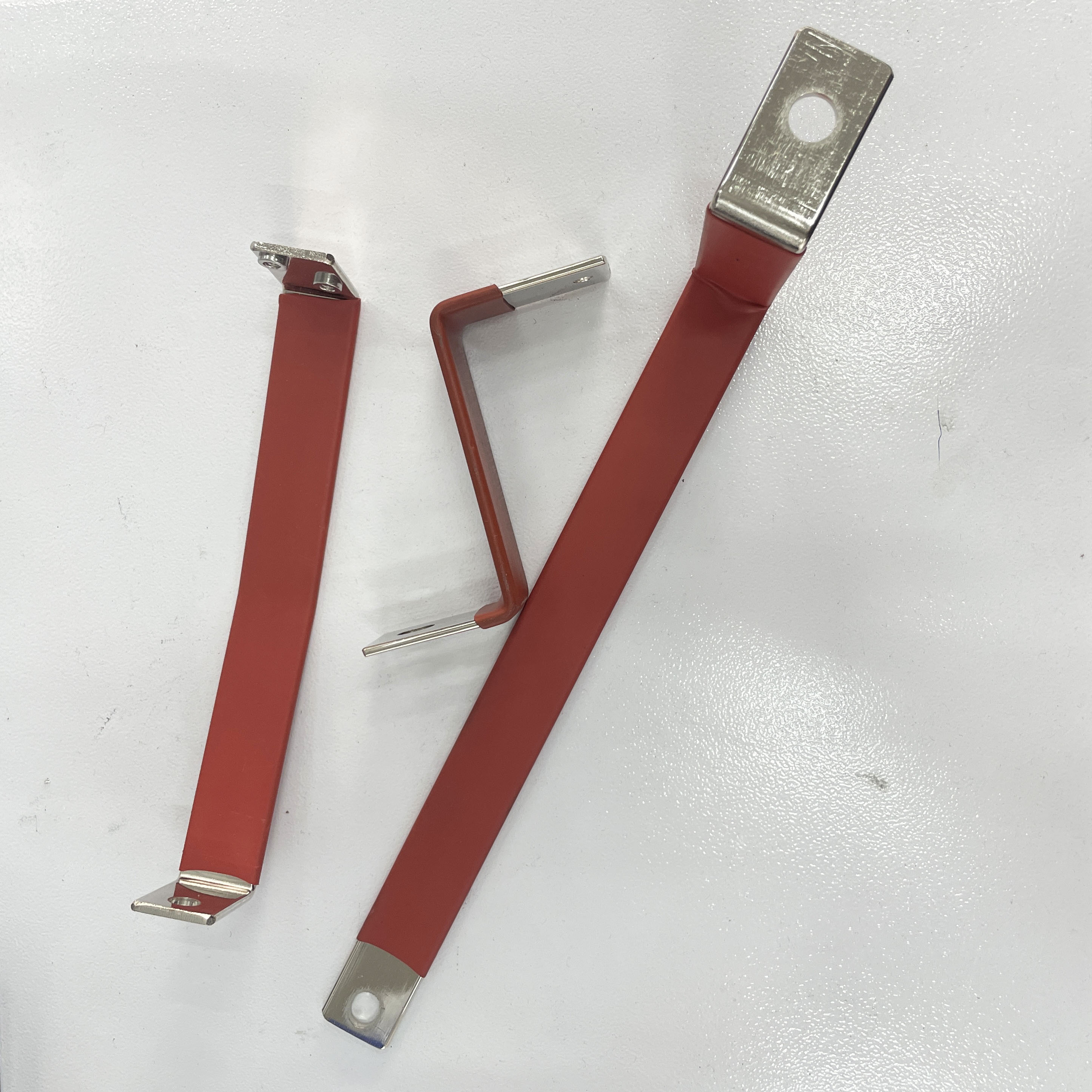 Fabricación de chapa metálica a medida: barra colectora flexible de cobre niquelado de alta conductividad para sistemas de baterías. 4