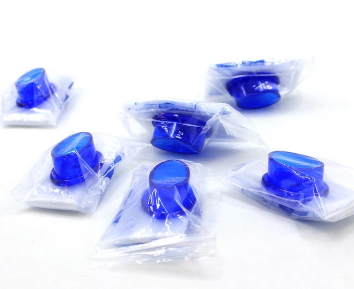 Outdoor emergency care products disposable CPR mask one-way valve respirator mask . 1