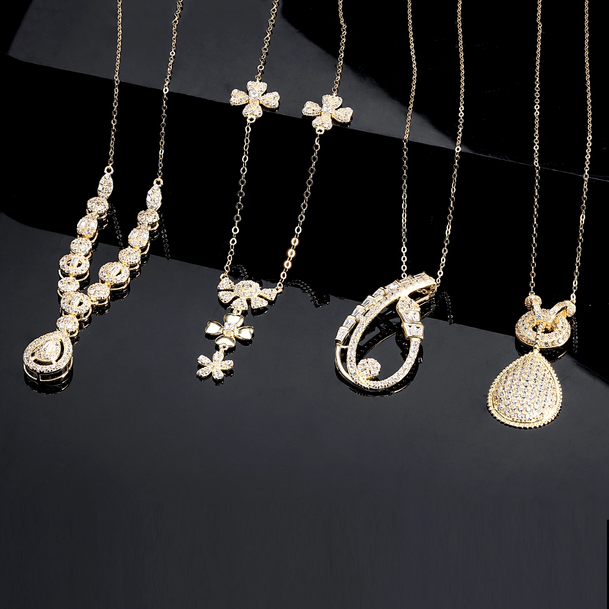 Conjunto de joias eternas de metal 18K com zircônia cúbica de grau 5A 1